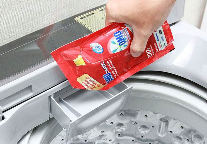 Cách cho bột giặt nước xả vào máy giặt đúng cách