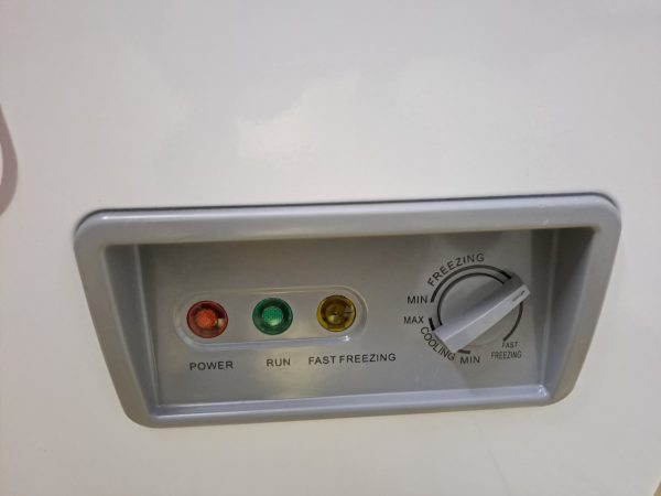 Hình ảnh nút điều chỉnh nhiệt độ tủ đông Sumikura