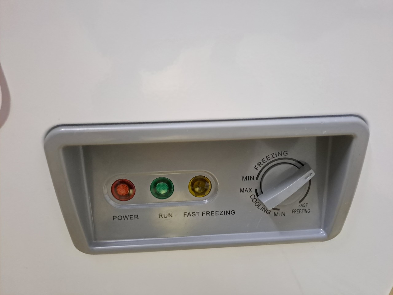 Nút điều chỉnh nhiệt độ tủ đông Sumikura