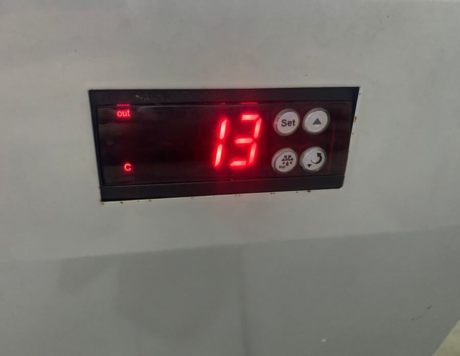 Bảng điều khiển nhiệt độ điện tử